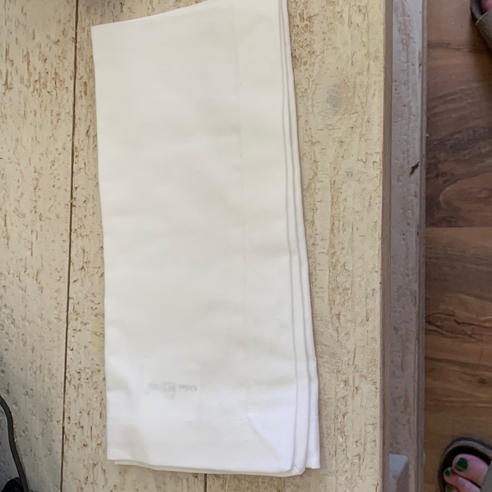 White cloth napkins